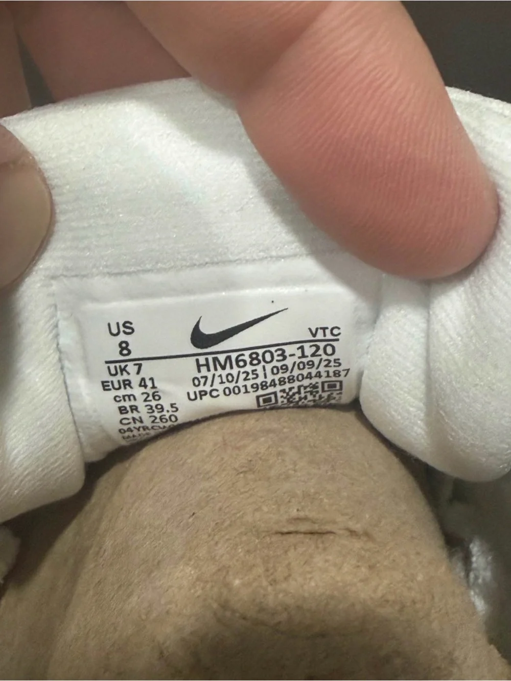Nike Vomero 18 White Bolt size 8